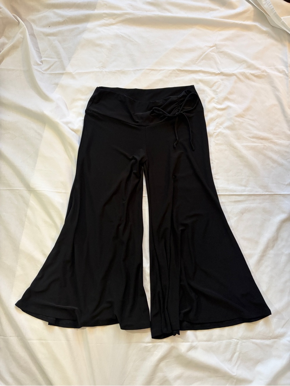 Black Wide-Leg Flared Capri Gaucho Yoga Pants with Drawstring Waist